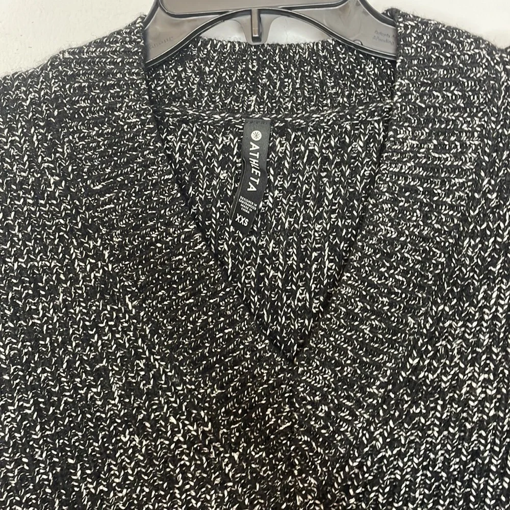 Athleta | Black & White Wool Shasta V-Neck Sweater Size XXS